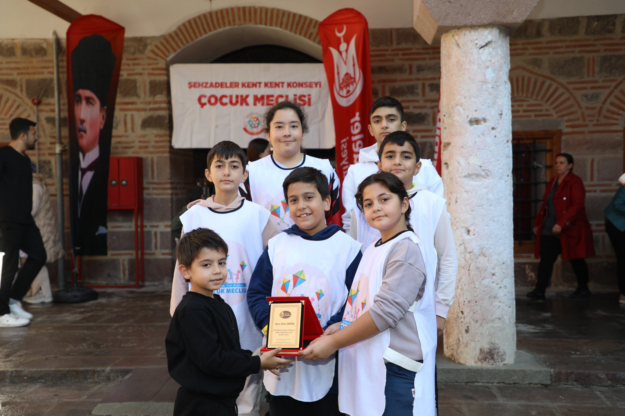 Şehzadeler Belediyesi ve Şehzadeler Kent Konseyi Çocuk Meclisi’nin Gizem Babacan