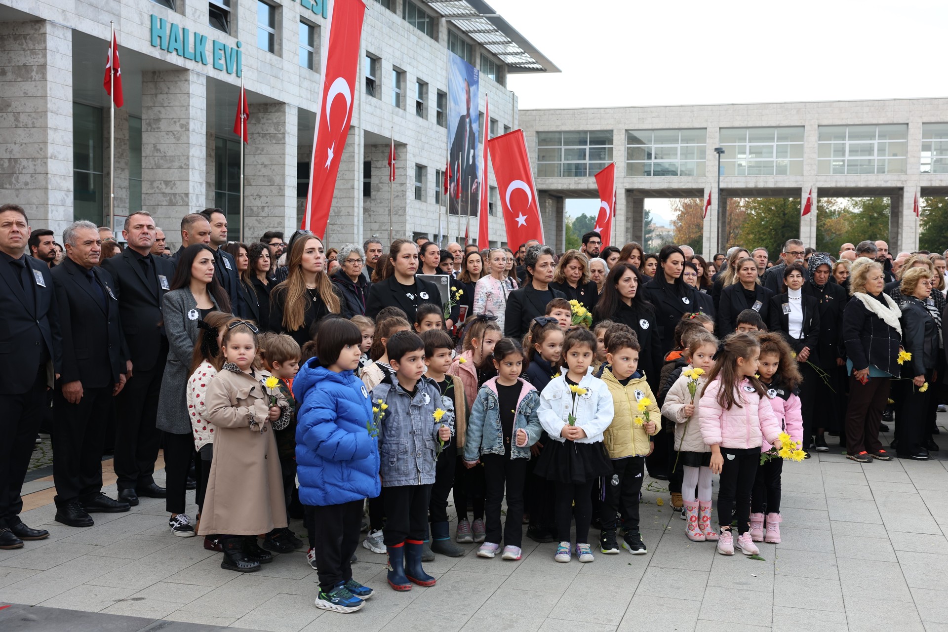 Türkiye Cumhuriyeti’nin kurucusu Gazi Mustafa Kemal Atatürk, ebediyete intikal edişinin