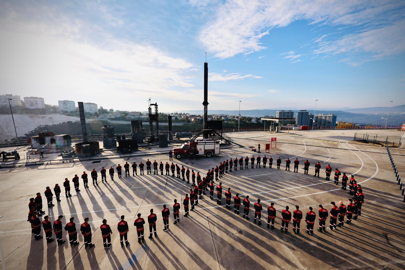 İzmir İtfaiyesi’nden 10 Kasım’da Anlamlı Tören “Türkiye Cumhuriyeti’nin kurucusu Mustafa