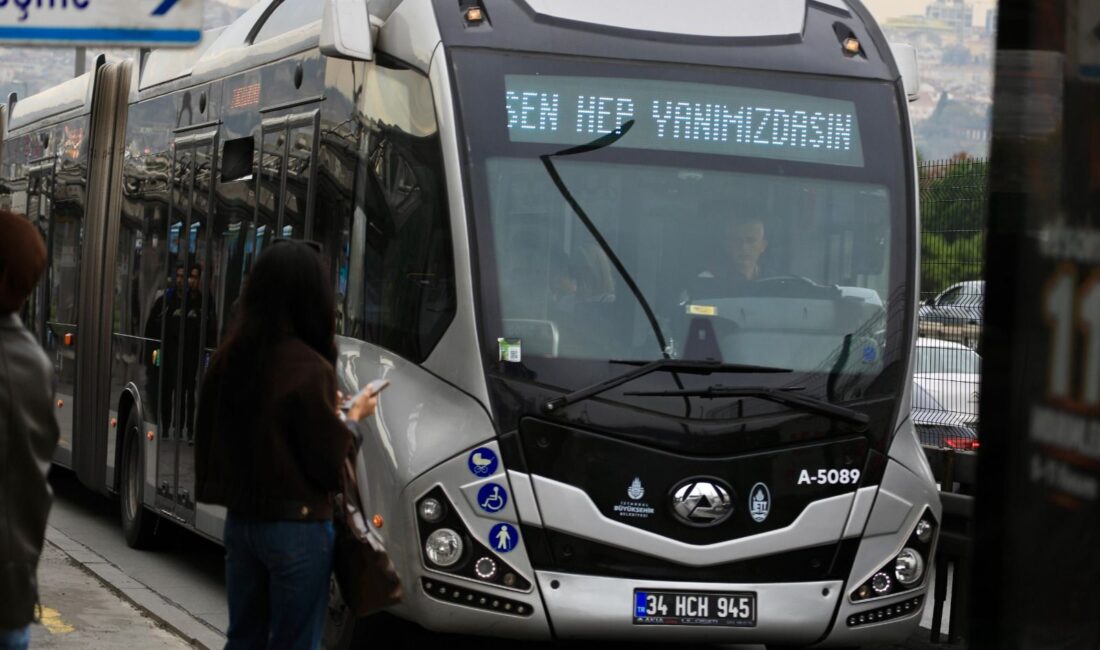 İstanbul’da Hayat Durdu, Tüm Saatler O’nu Gösterdi İstanbul’da hayat, Ulu Önder Gazi Mustafa Kemal Atatürk’ün ebediyete intikalinin