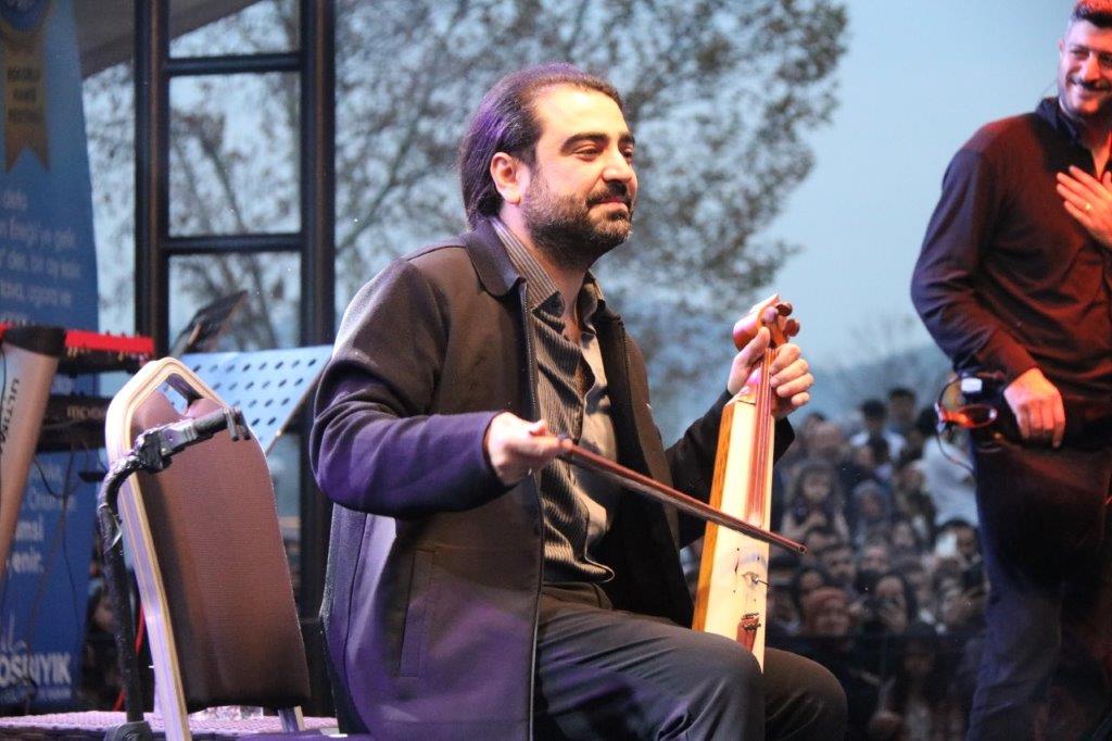 Kdz. Ereğli Belediyesi’nin düzenlediği 16. Hamsi Festivali’nin finalinde Karadeniz
müziğinin güçlü