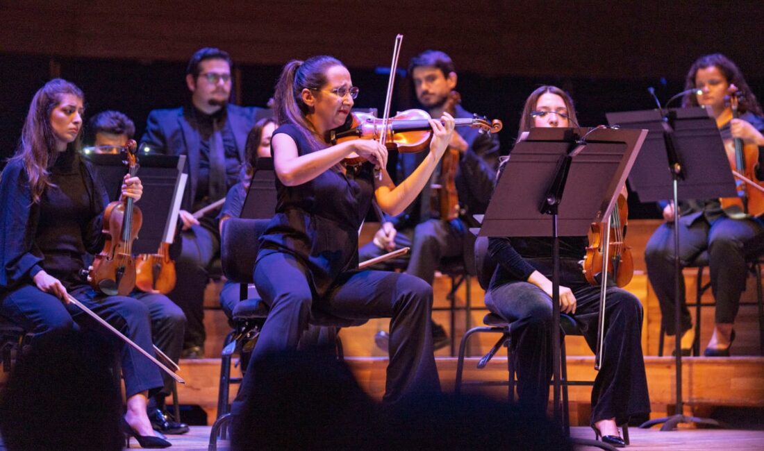 İzmir’de Ata’ya Özlem Notalarla Yankılandı Ulu Önder Gazi Mustafa Kemal