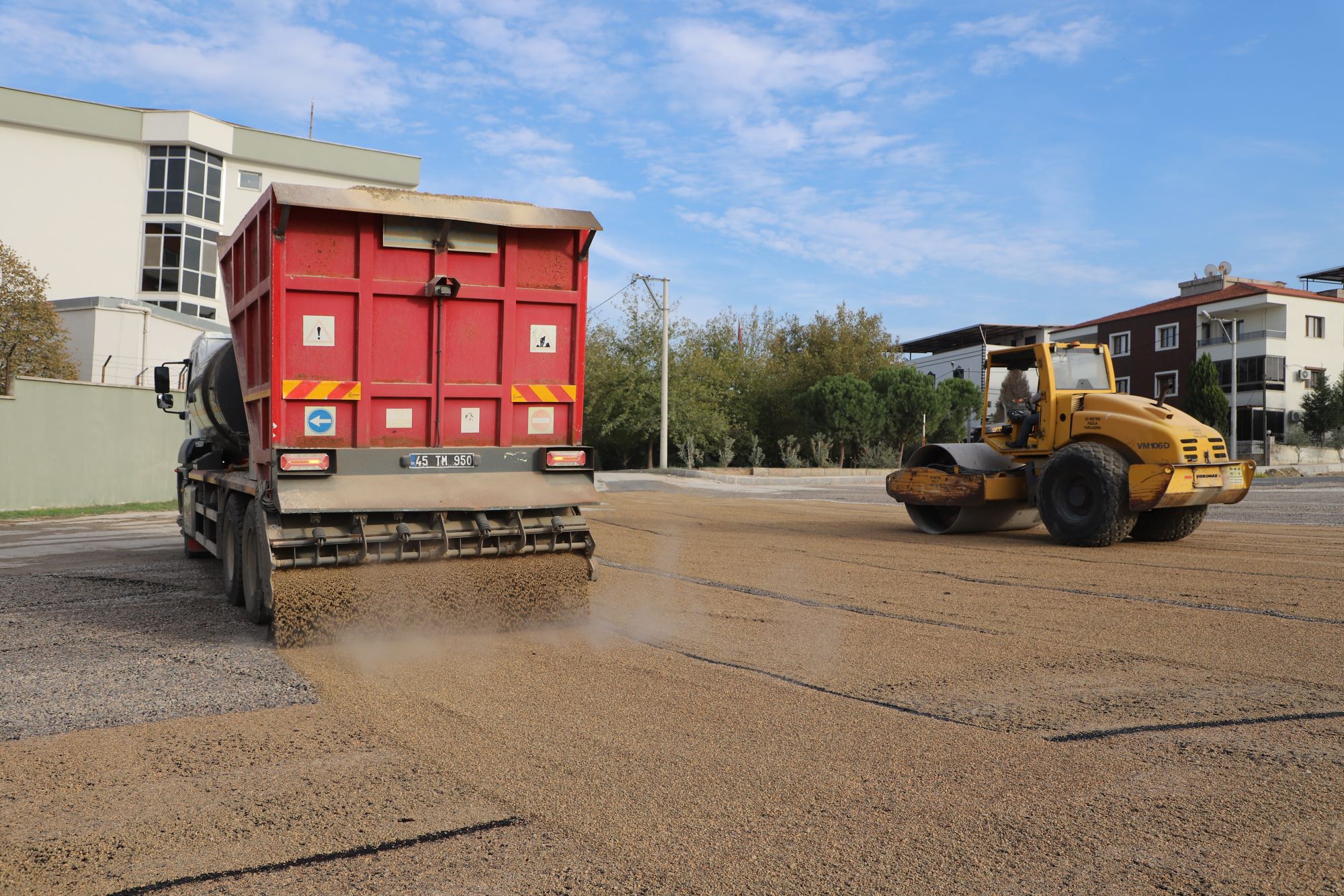 Turgutlu Belediyesi Fen İşleri Müdürlüğü ekipleri merkez ve kırsal mahallelerde