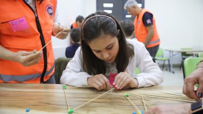 Çankaya Çocuk Hakları Günü’nü “Depreme Dayanıklı Bina” Atölyesiyle Karşıladı Çankaya