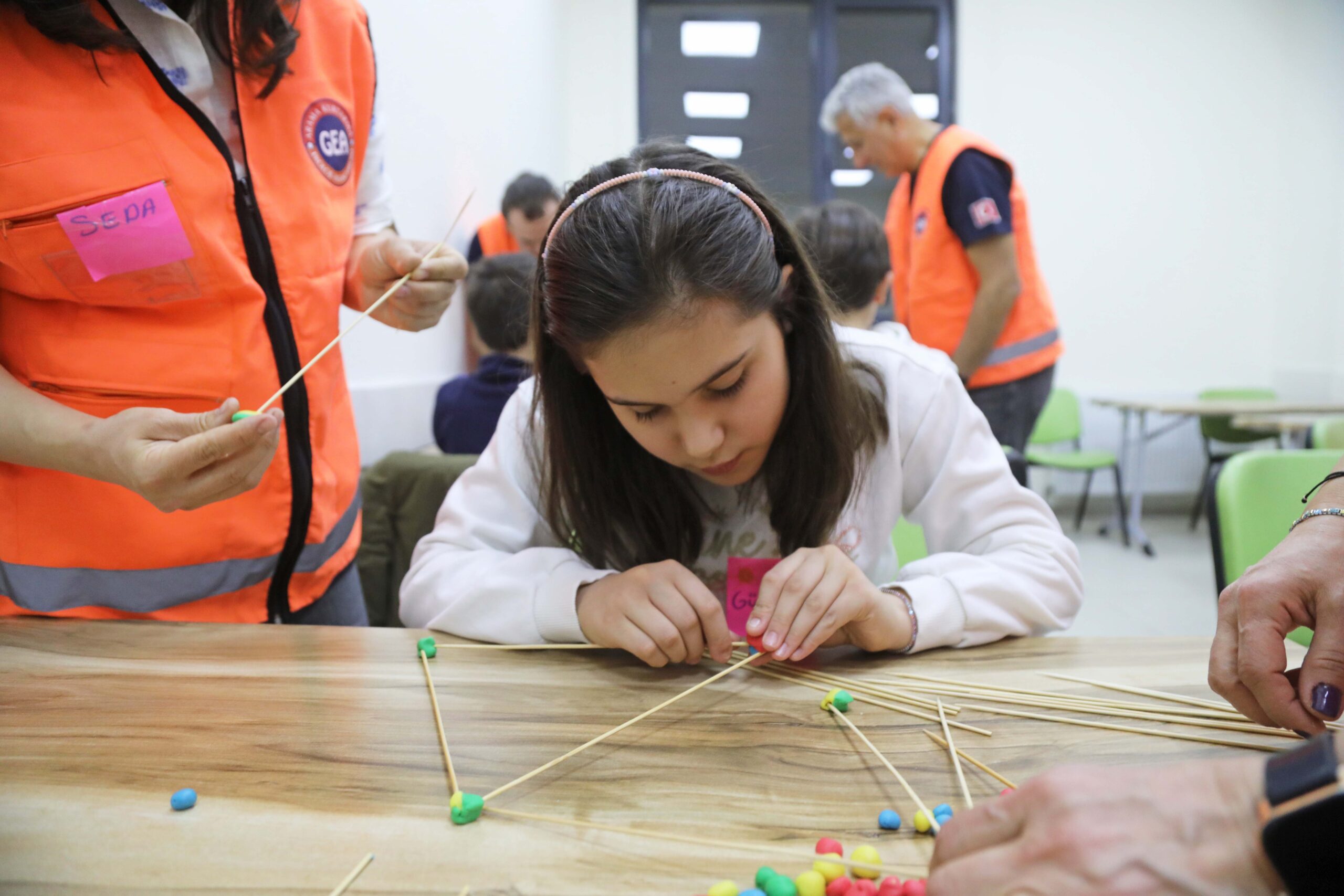 Çankaya Çocuk Hakları Günü’nü “Depreme Dayanıklı Bina” Atölyesiyle Karşıladı Çankaya