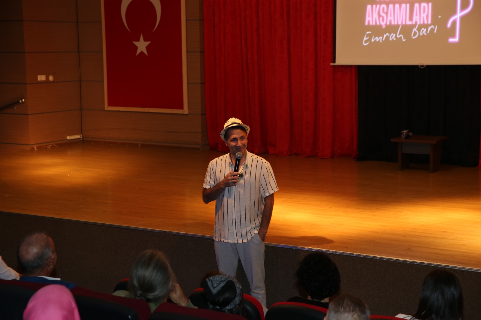 “Çiğli Komedi Akşamları” Öğretmenlere Neşeli Bir Gece Yaşattı Çiğli Belediyesi’nin