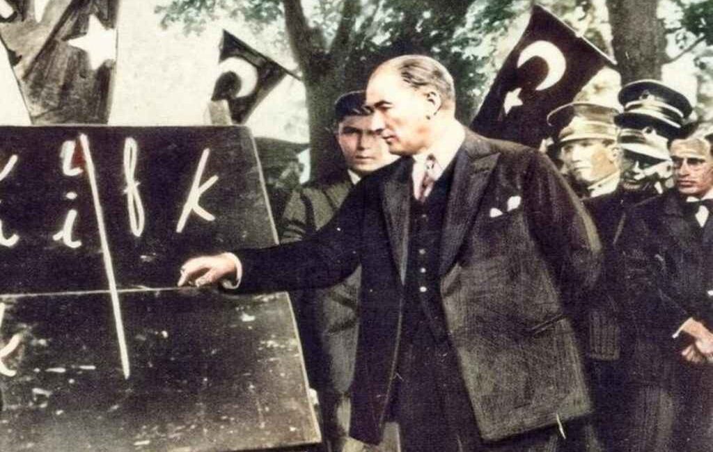 24 Kasım: Başöğretmenlikten Türlerin Kökenine, Tarihe Yön Veren Olaylar 24 Kasım: Başöğretmenlikten Türlerin Kökenine, Tarihe Yön Veren Olaylar Tarih