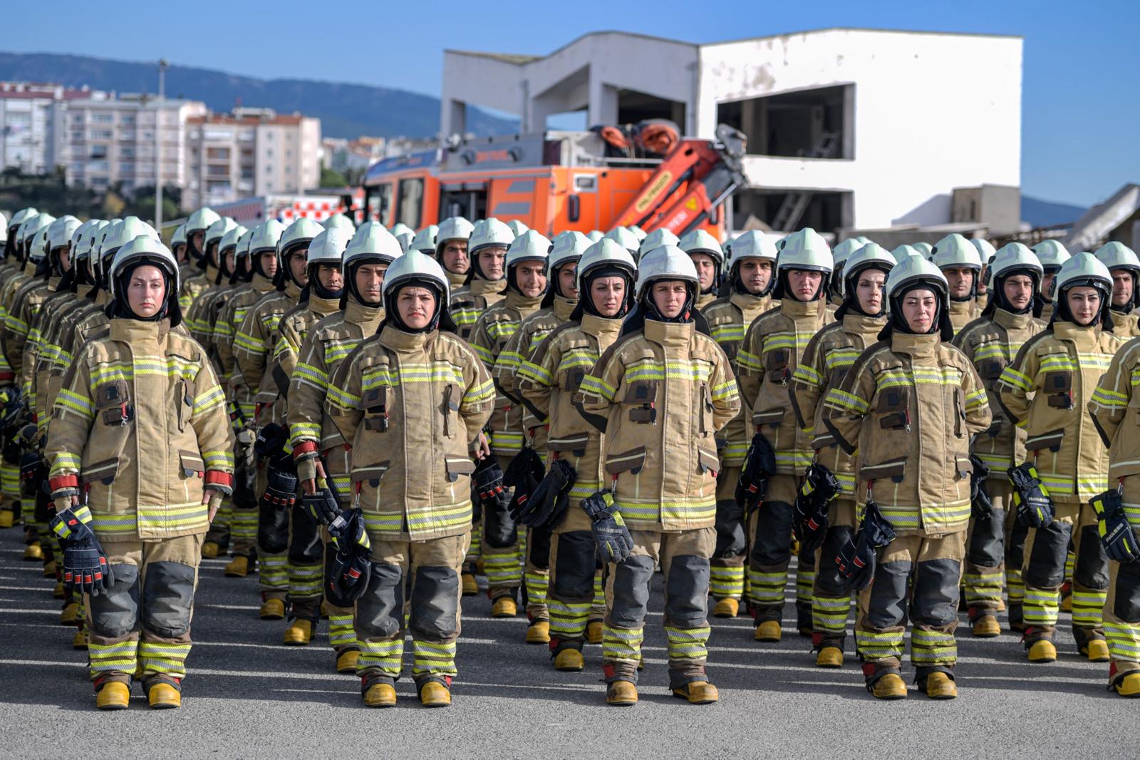 İzmir Büyükşehir Belediye Başkanı Dr. Cemil Tugay, günlerdir sıkı eğitimlerle