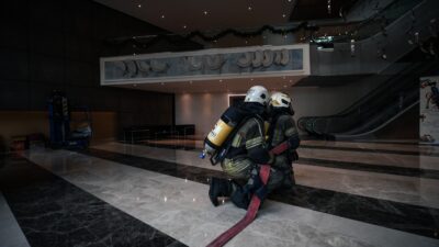 İzmir’in Konak ilçesinde bulunan Swissotel Büyük Efes’te İzmir İtfaiye Dairesi