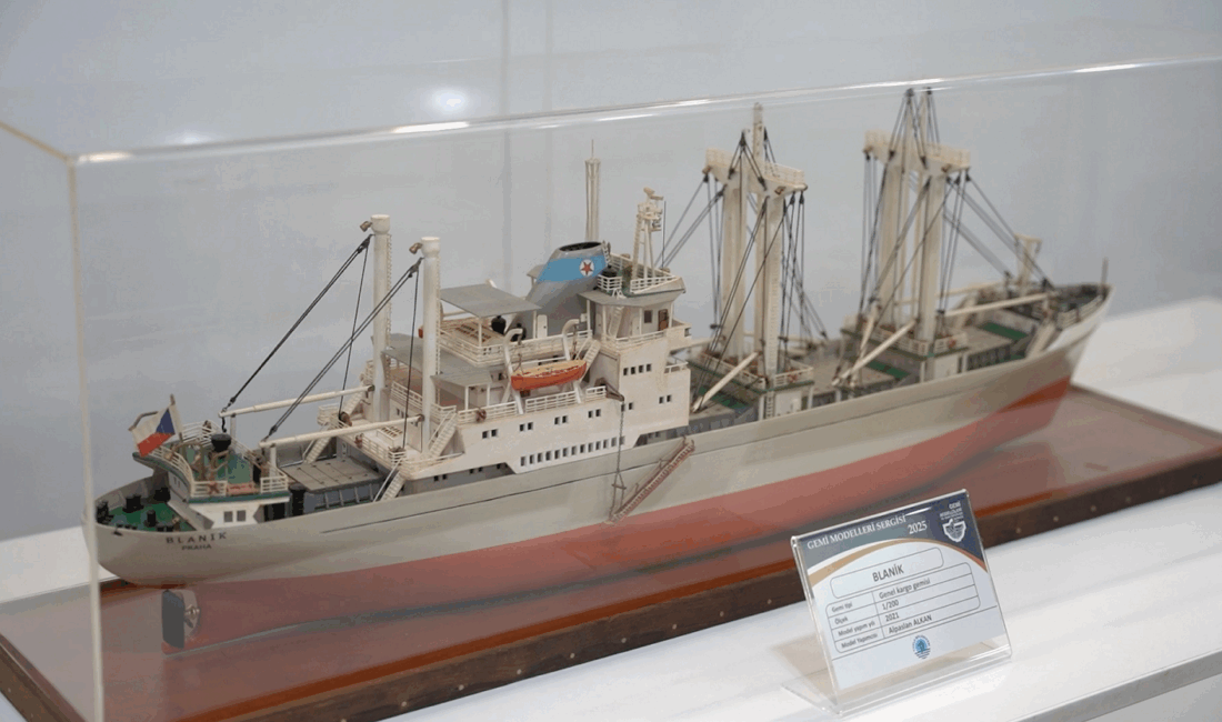 Tuzla’da 43 Eserden Oluşan “Geleneksel Gemi Modelleri Sergisi” Açıldı Tuzla