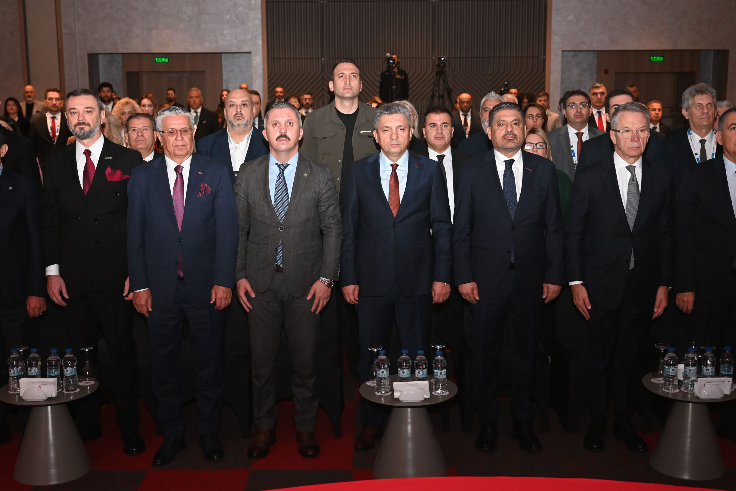 TÜRKONFED 26. İş Dünyası Zirvesi Başladı Turizmci ve İş İnsanları