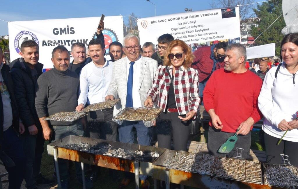 16. Hamsi Festivali’nde 10 Ton Hamsi Dağıtılacak Kdz. Ereğli Belediyesi’nin 16 Kasım’da sponsorlar ve STK’ların desteğiyle
düzenleyeceği 16.