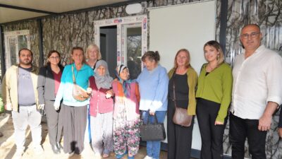 Alanya Belediyesi Ve Hayırseverlerden İhtiyaç Sahibi Aileye Konteyner Ev Desteği