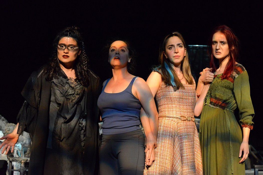 Tekirdağ Büyükşehir Belediyesi Şehir Tiyatroları (TBŞT), yeni sezonun üçüncü
oyunu “Kadınlar,