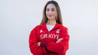 Bursa Büyükşehir Belediyesporlu Özge Yılmaz’dan Gümüş Madalya Bursa Büyükşehir Belediyesporlu