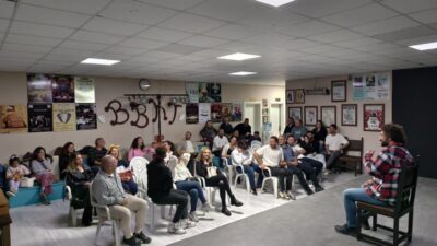 Burhaniye Belediyesi Kent Tiyatrosu 2025–2026 Sezonu Eğitim Çalışmaları Başladı 1999