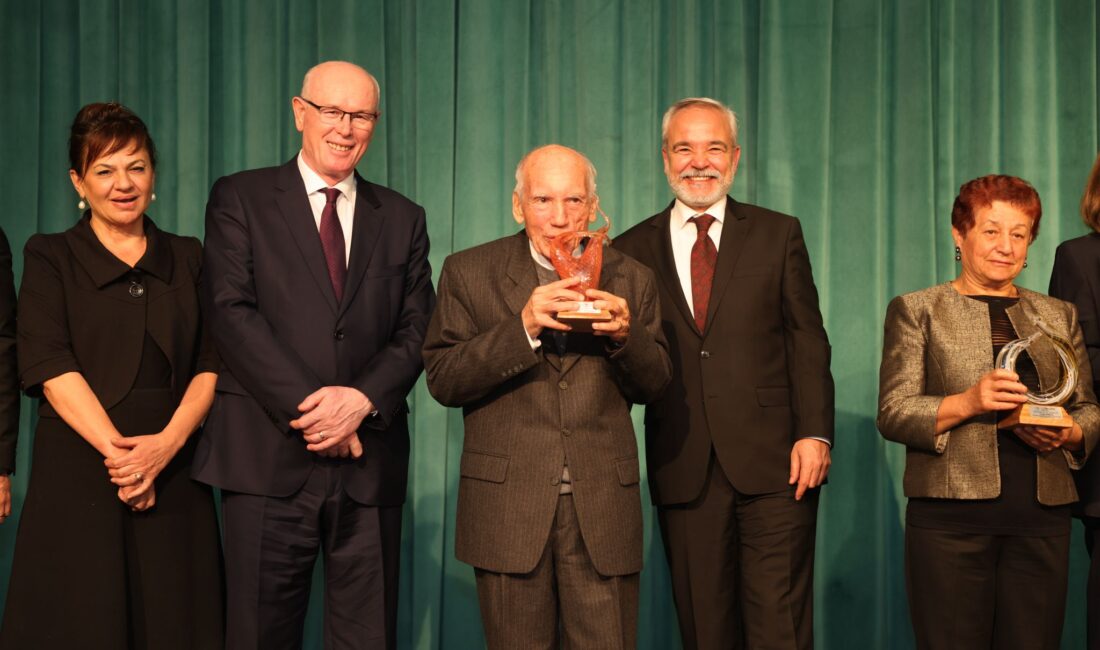 4. Doğan Avcıoğlu Ödülleri Sahiplerini Buldu 4. Doğan Avcıoğlu Ödülleri Sahiplerini Buldu Eskişehir Odunpazarı Belediyesi ile