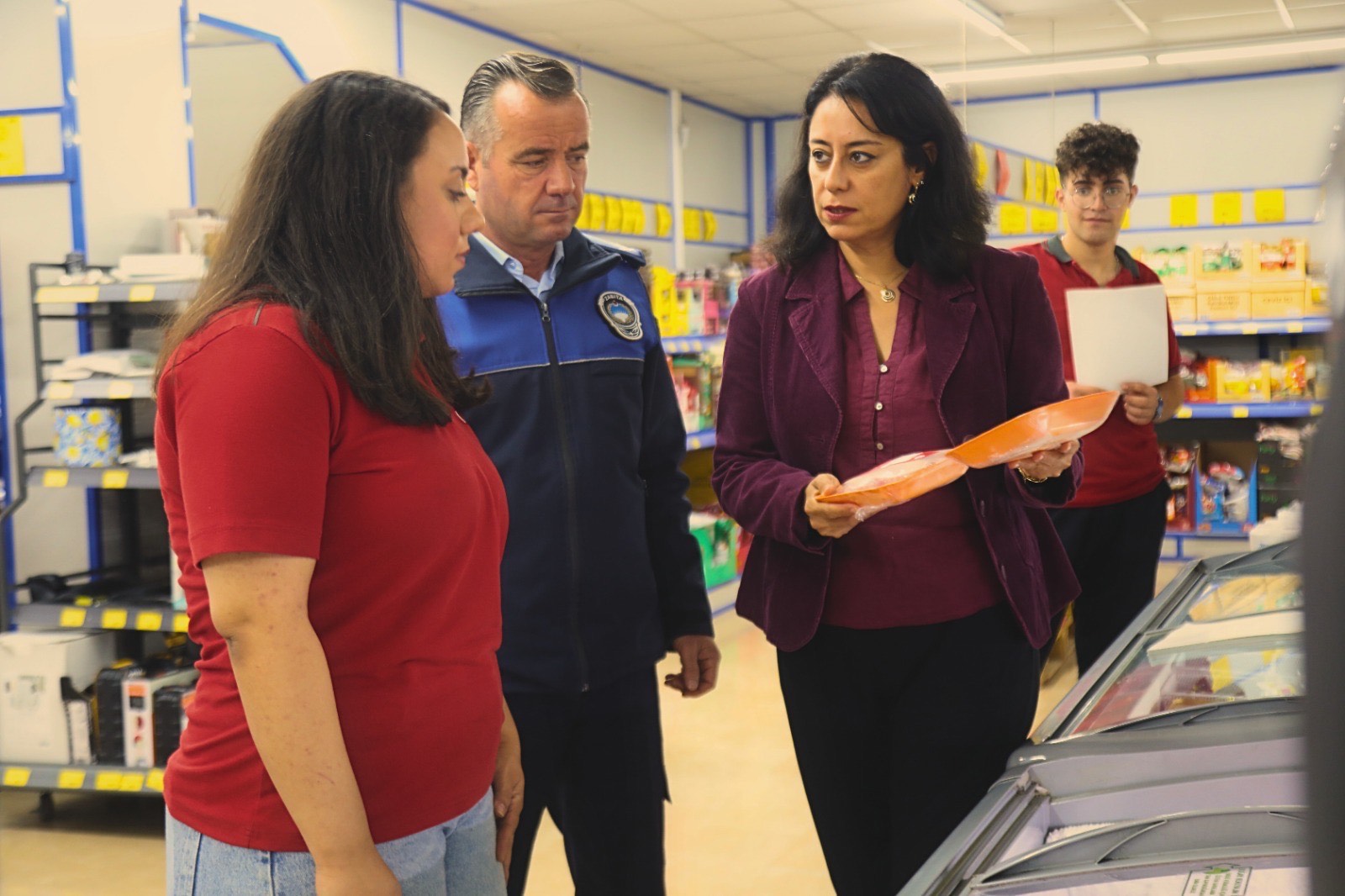 Zabıta ekiplerinden gıda güvenliği seferberliği.