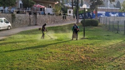 Efeler’in Ekipleri Çalışıyor, Kentin Yeşil Alanları Pırıl Pırıl Oluyor Efeler