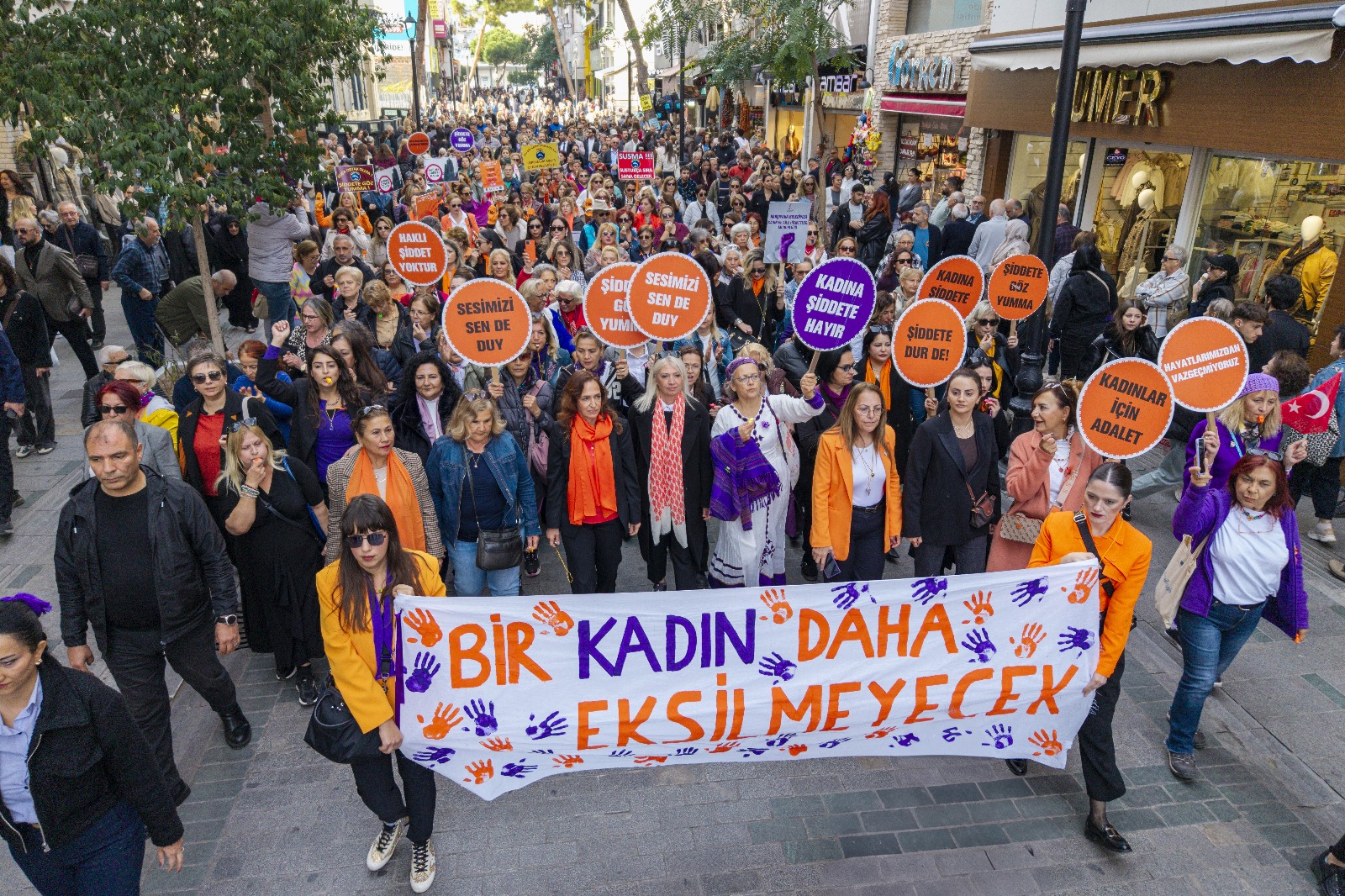 Karşıyaka Belediyesi, 25 Kasım Kadına Yönelik Şiddete Karşı Uluslararası Mücadele