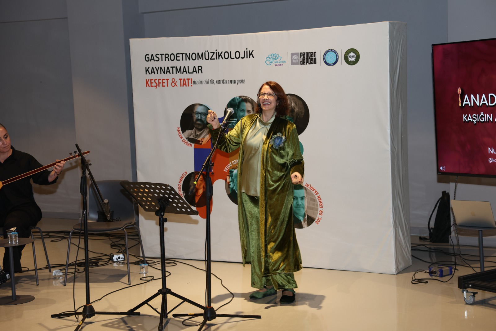 Nilüfer Belediyesi'nin "Gastroetnomüzikolojik Kaynatmalar" söyleşi dizisinin ikinci etkinliğinde, Anadolu'nun kaşık