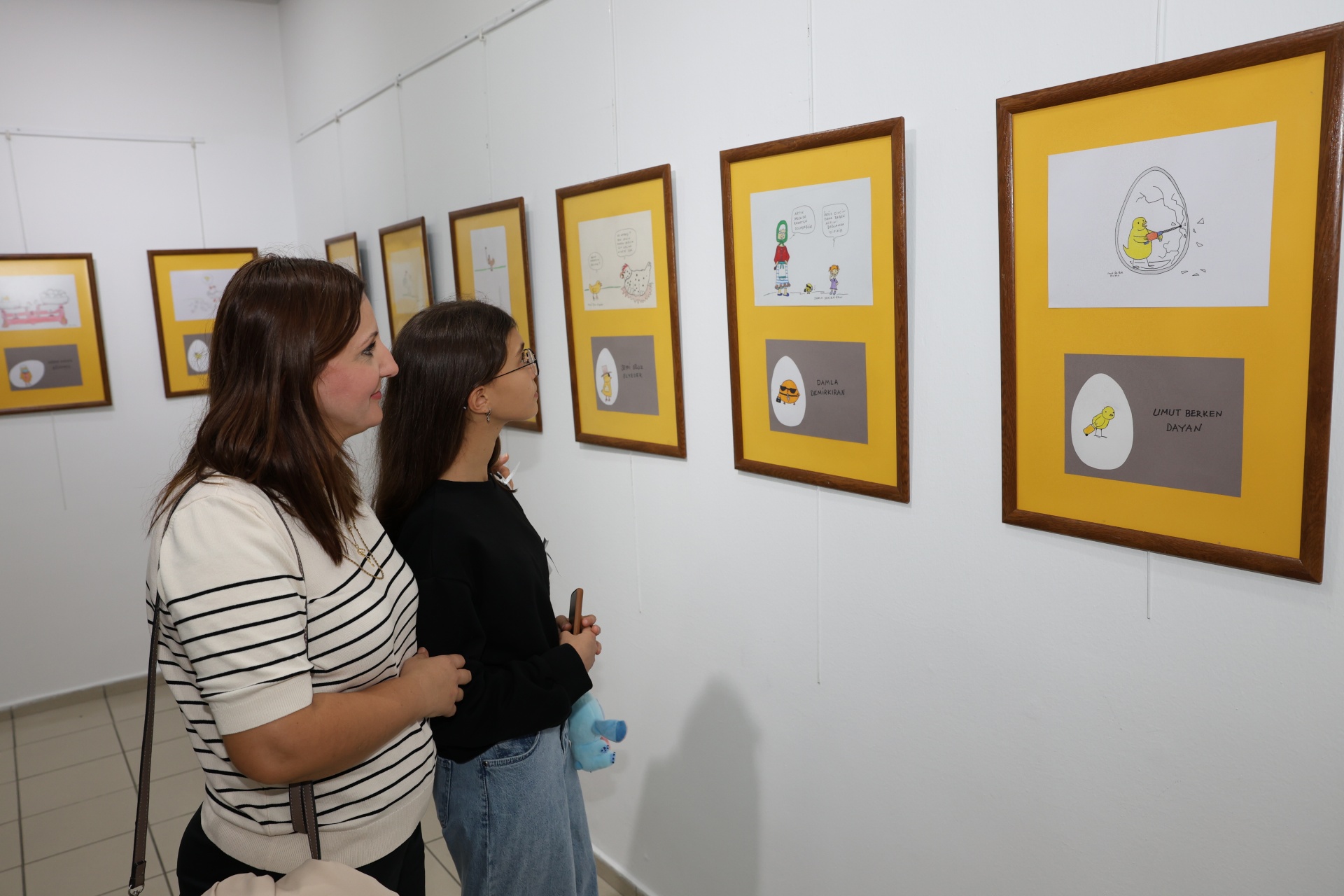 “Yılın Yazarı Rıfat Ilgaz” etkinlikleri kapsamında düzenlenen Karikatür Atölyesi sergisi