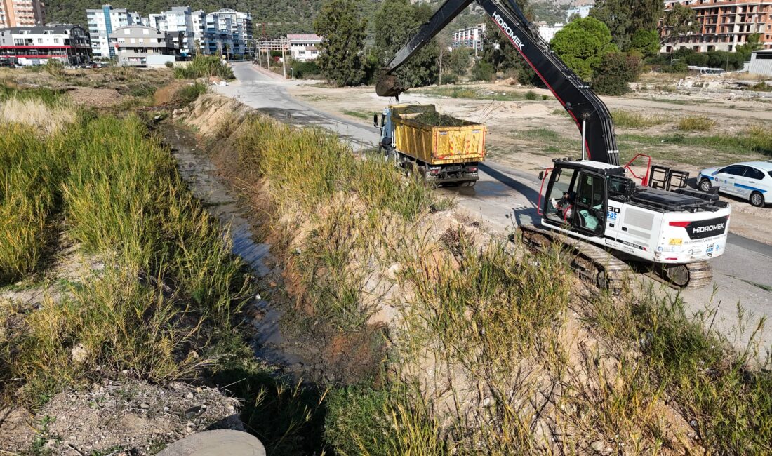 ASAT’tan Taşkın Riskine Karşı Temizlik Seferberliği ASAT’tan Taşkın Riskine Karşı Temizlik Seferberliği Antalya Büyükşehir Belediyesi ASAT