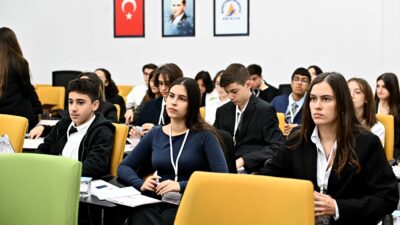 Genç Delegeler ASSİM’de Basın Özgürlüğünü Tartıştı Antalya Muratpaşa Belediyesi Abdullah