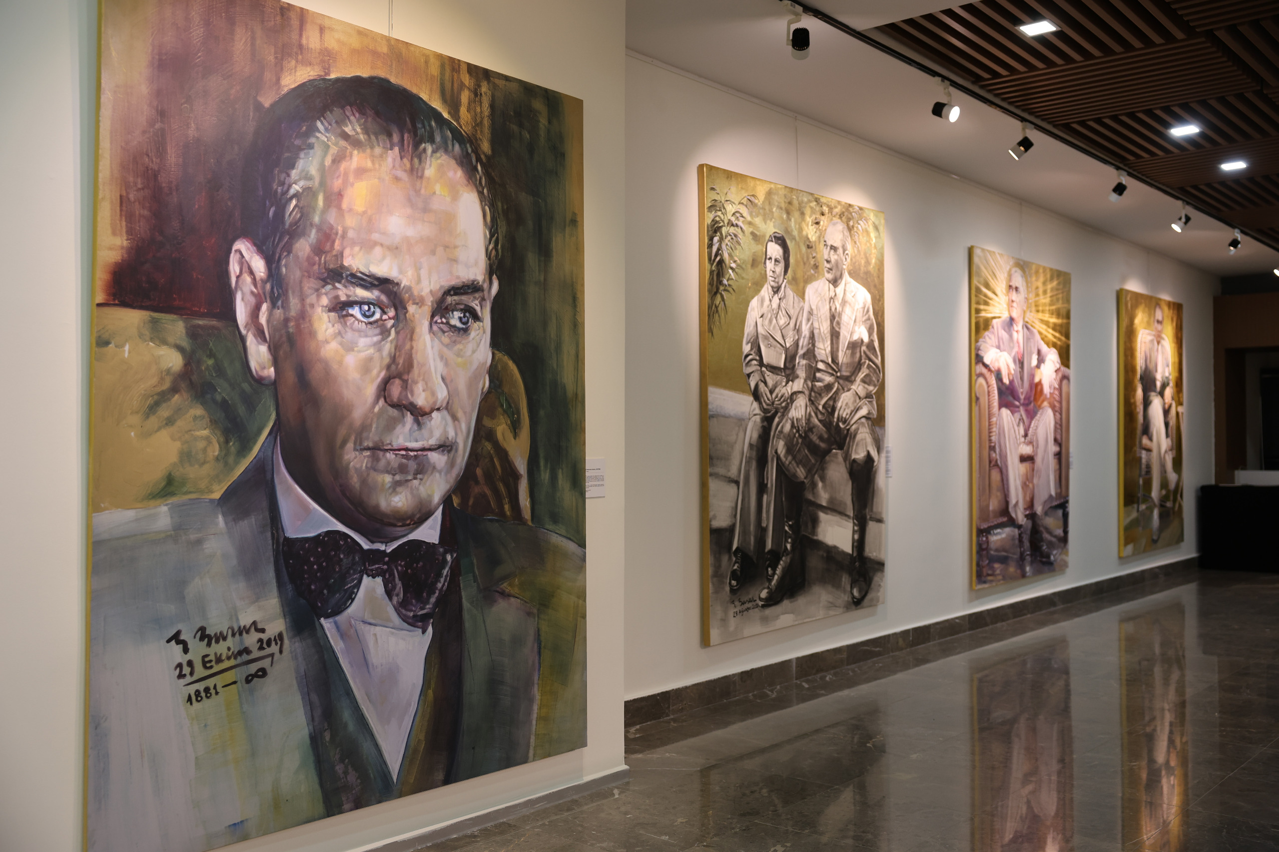 Atatürk’ün İzlerini Taşıyan Sergi Açıldı Eskişehir Büyükşehir Belediyesi ve Odunpazarı