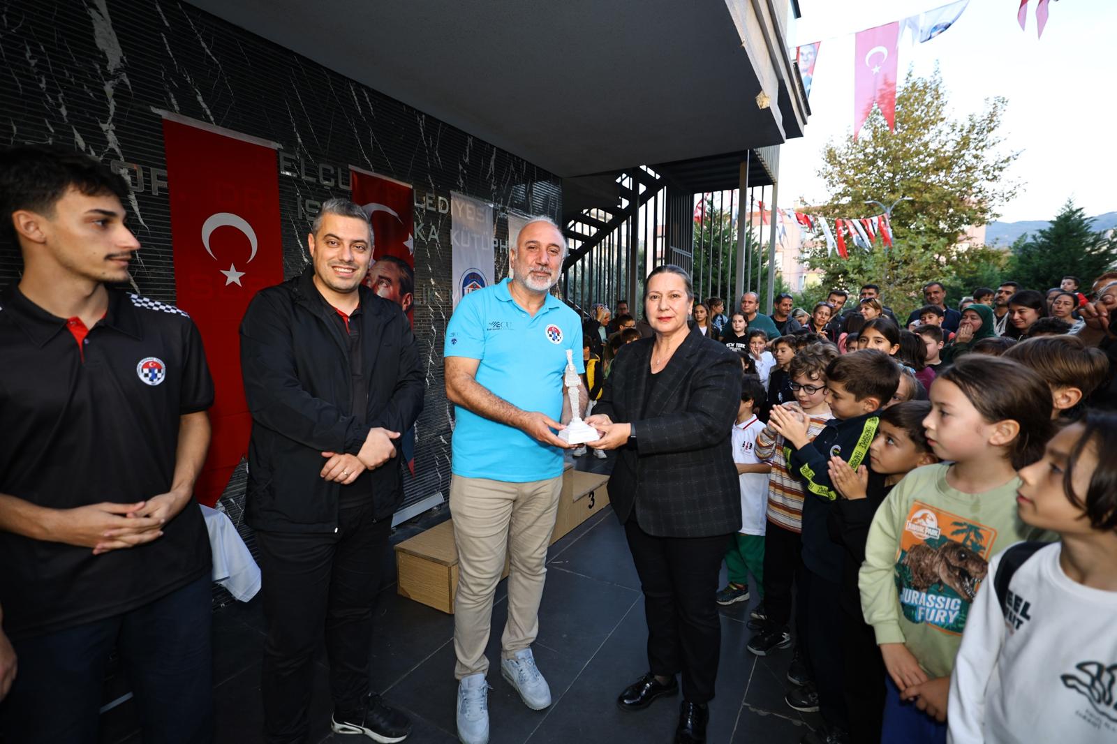 Efes Selçuk’ta “Ataya Saygı” Satranç Turnuvası Sona Erdi Efes Selçuk