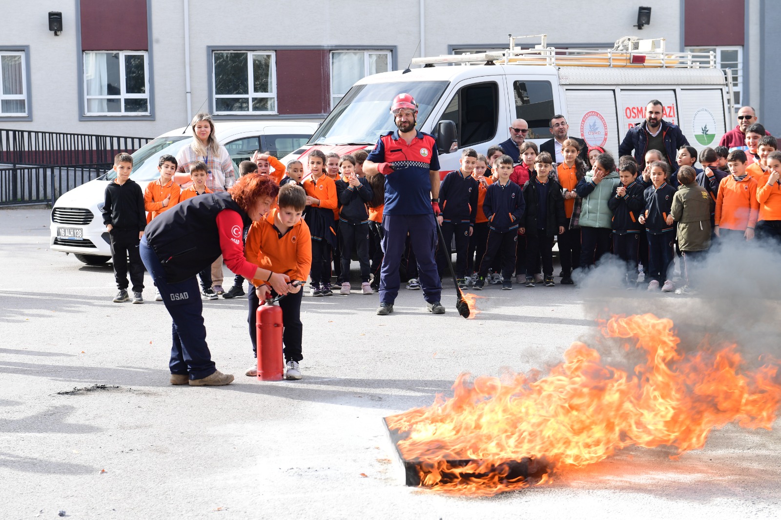 Osmangazi Belediyesi, öğrencilerin afetlere karşı bilinçli ve hazırlıklı bireyler olarak