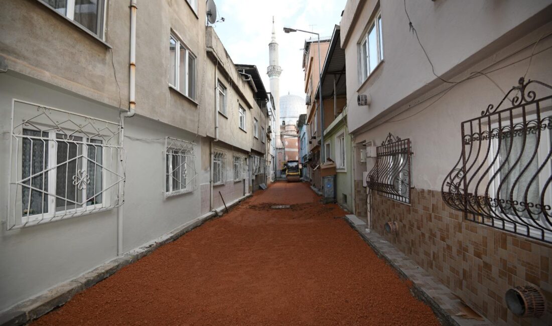 Osmangazi’de Eski Asfaltlar Yenileniyor Osmangazi’de Eski Asfaltlar Yenileniyor Osmangazi Belediyesi, ilçe genelinde sürdürdüğü kapsamlı