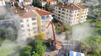 1999 Öncesi Yapılara Çağrı: Silivri’de Aşiyan Sitesi ‘Yarısı Bizden’le Yıkıldı