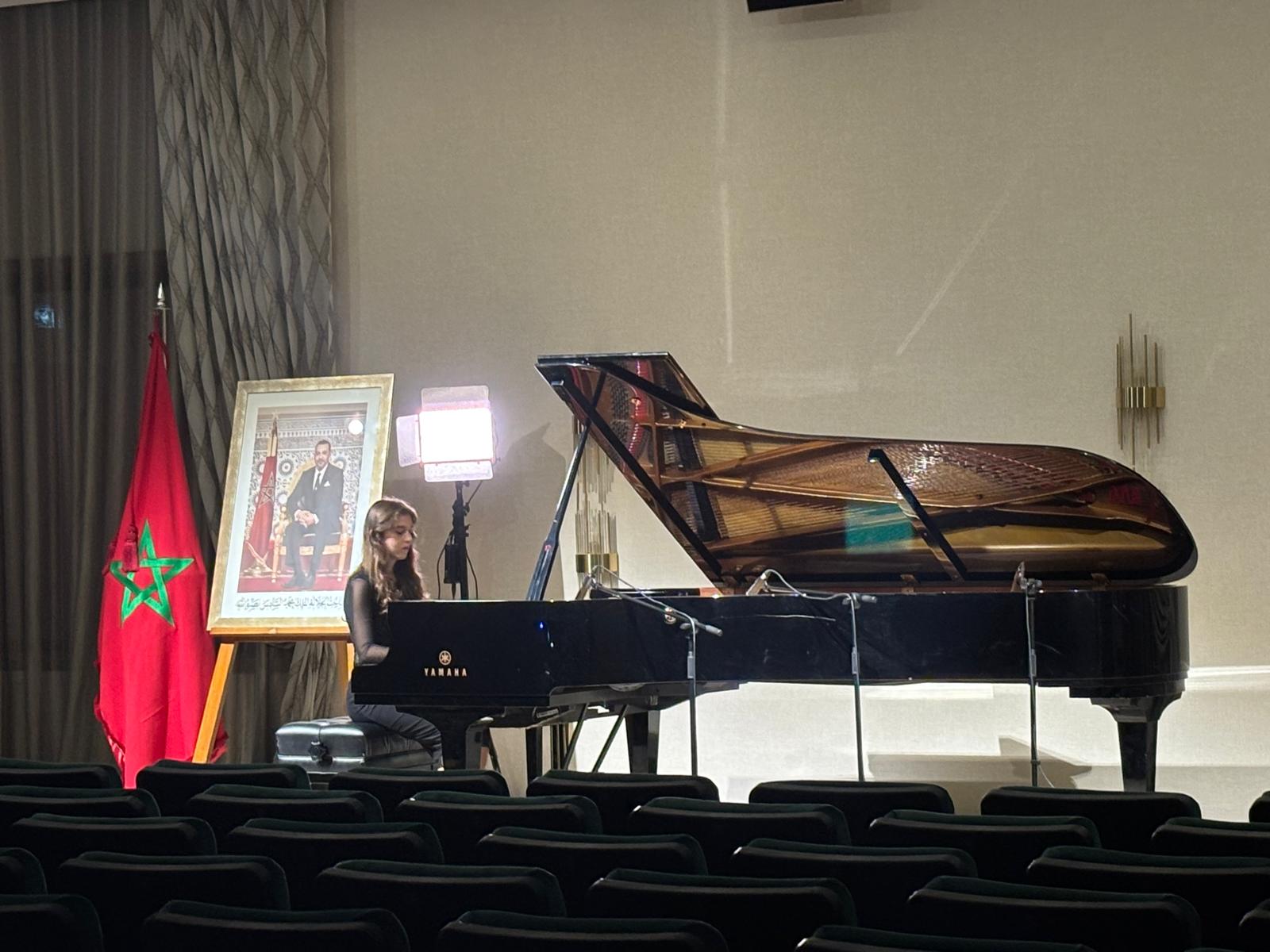 Narlıdere Belediyesi Çocuk Senfoni Orkestrası’nın 15 yaşındaki genç yıldızı, piyanonun