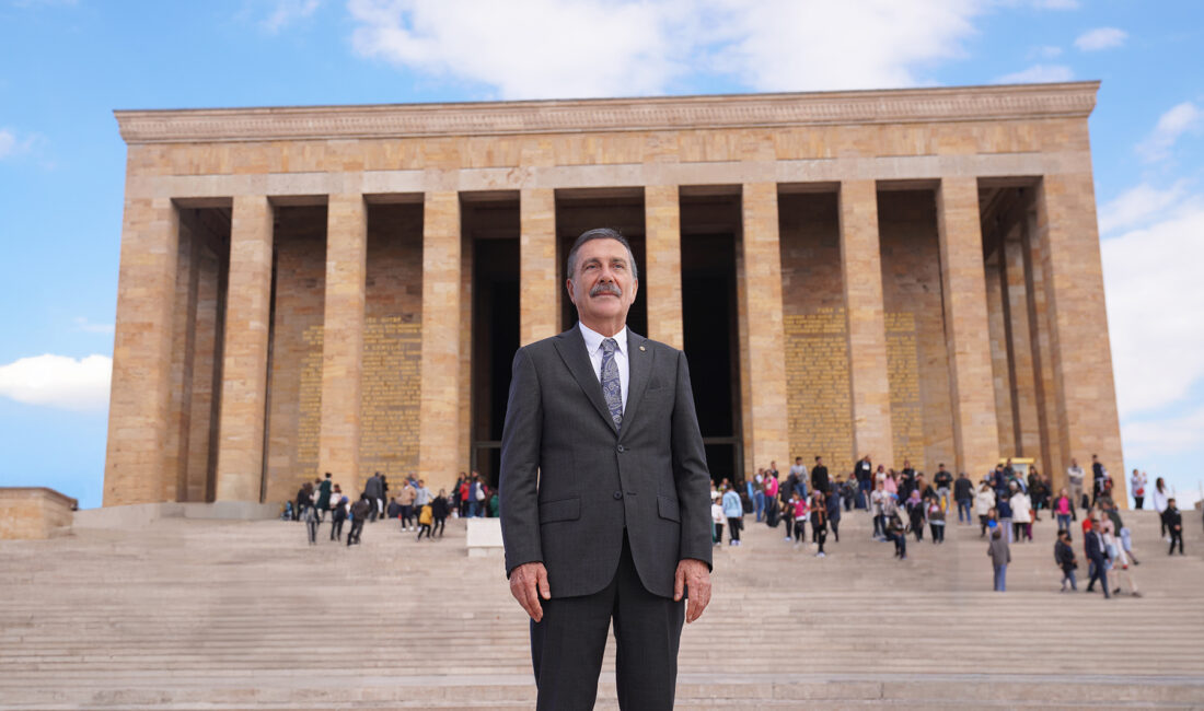 Tepebaşı Belediye Başkanı Dt. Ahmet Ataç, Ulu Önder Mustafa Kemal