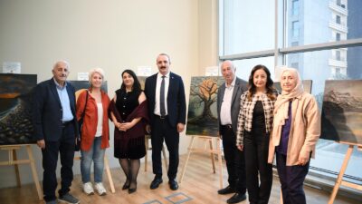 Konyaaltı Belediye Başkanı Cem Kotan,  belediye fuaye alanında ‘Sonbahar ve