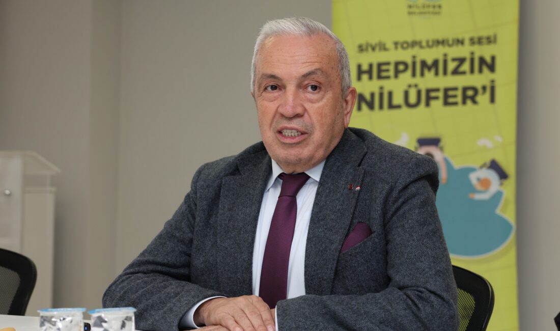 Nilüfer Belediye Başkanı Şadi Özdemir, ilçede faaliyet gösteren mahalle kadın