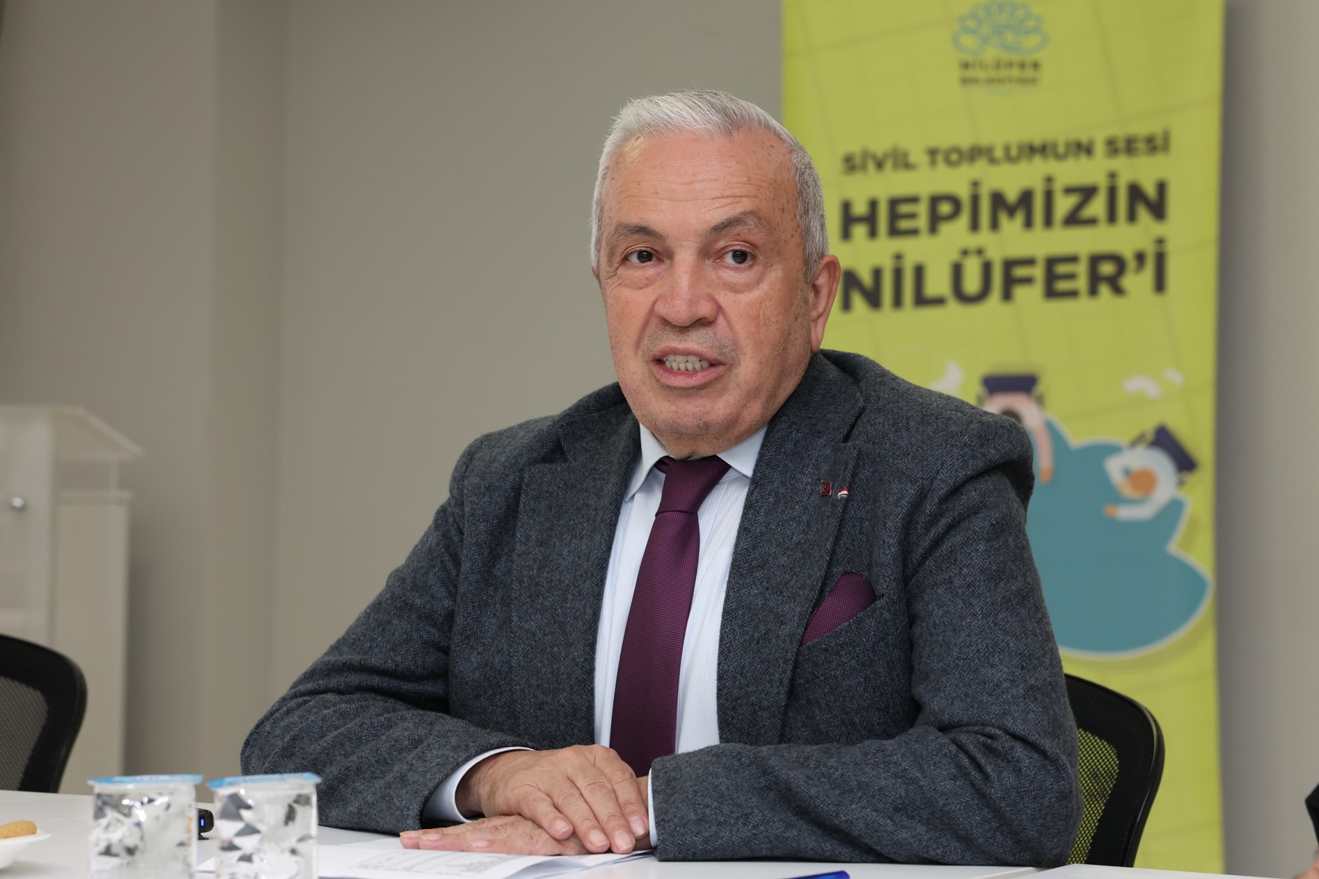 Nilüfer Belediye Başkanı Şadi Özdemir, ilçede faaliyet gösteren mahalle kadın