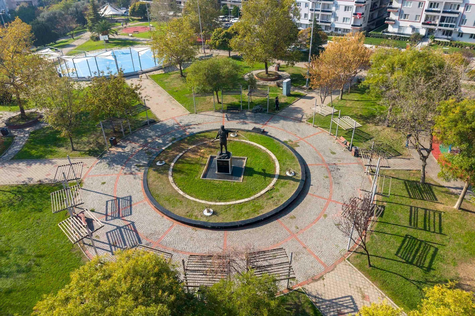 Buca’da Parklar Yenileniyor, Sosyal Yaşam Canlanıyor Buca Belediyesi, ilçedeki nefes