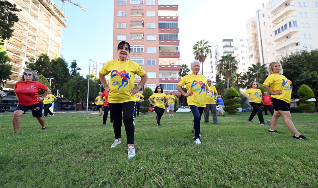 Mersin büyükşehir’le emekliler hem sosyalleşiyor hem de spor yapıyor.
