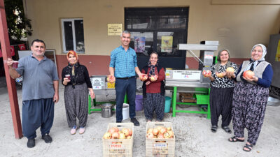 Mersin Büyükşehir Belediyesi Tarımsal Hizmetler Dairesi Başkanlığı, üreticilere yönelik desteklerini