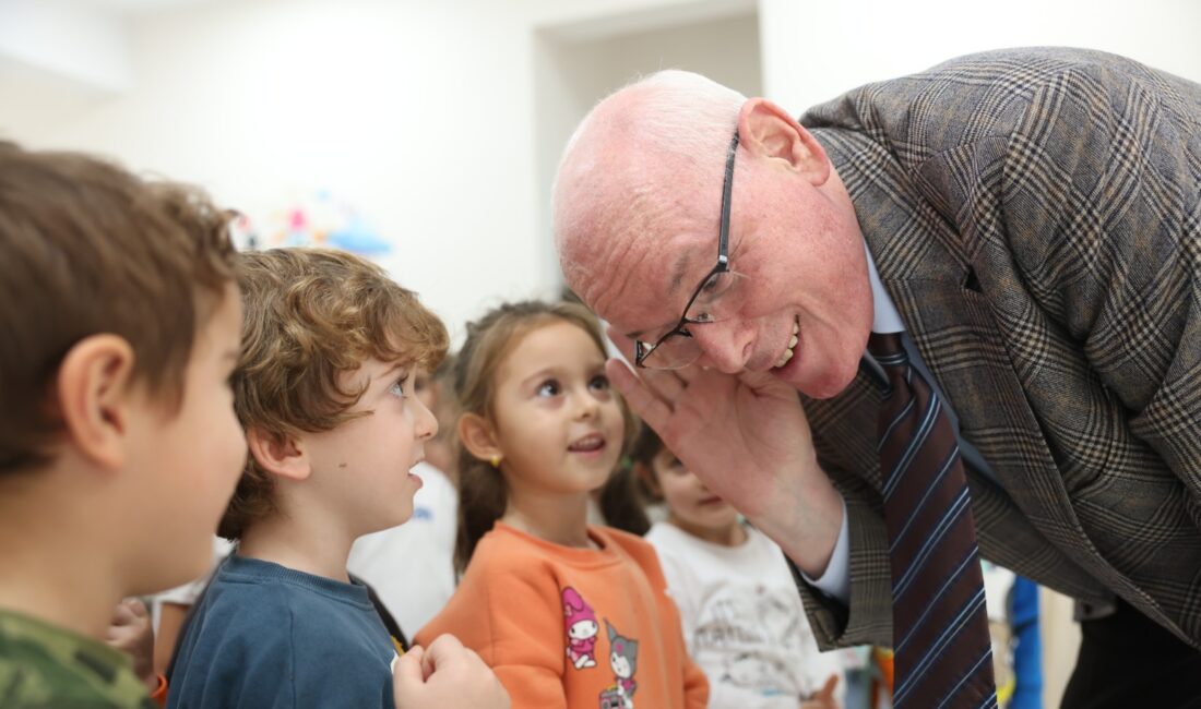 Kazım Kurt Dünya Çocuk Hakları Gününü Kreşteki Miniklerle Kutladı Odunpazarı