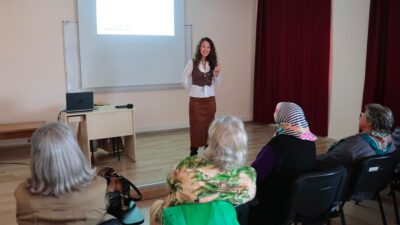 Konak Belediyesi Psikososyal Destek Merkezi, düzenlediği “Alzheimer, Demans ve Sağlıklı