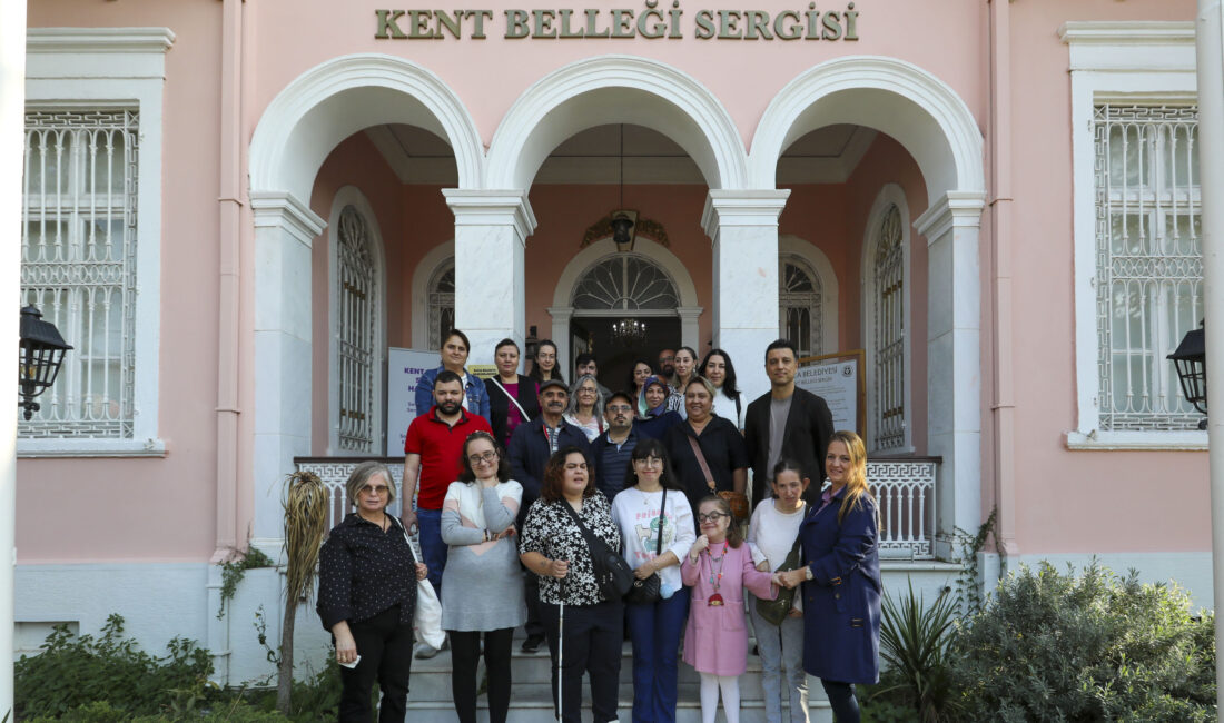 Buca Kent Belleği Sergisi’nin En Özel Konukları Buca Kent Belleği Sergisi’nin En Özel Konukları Engelli bireyleri dört