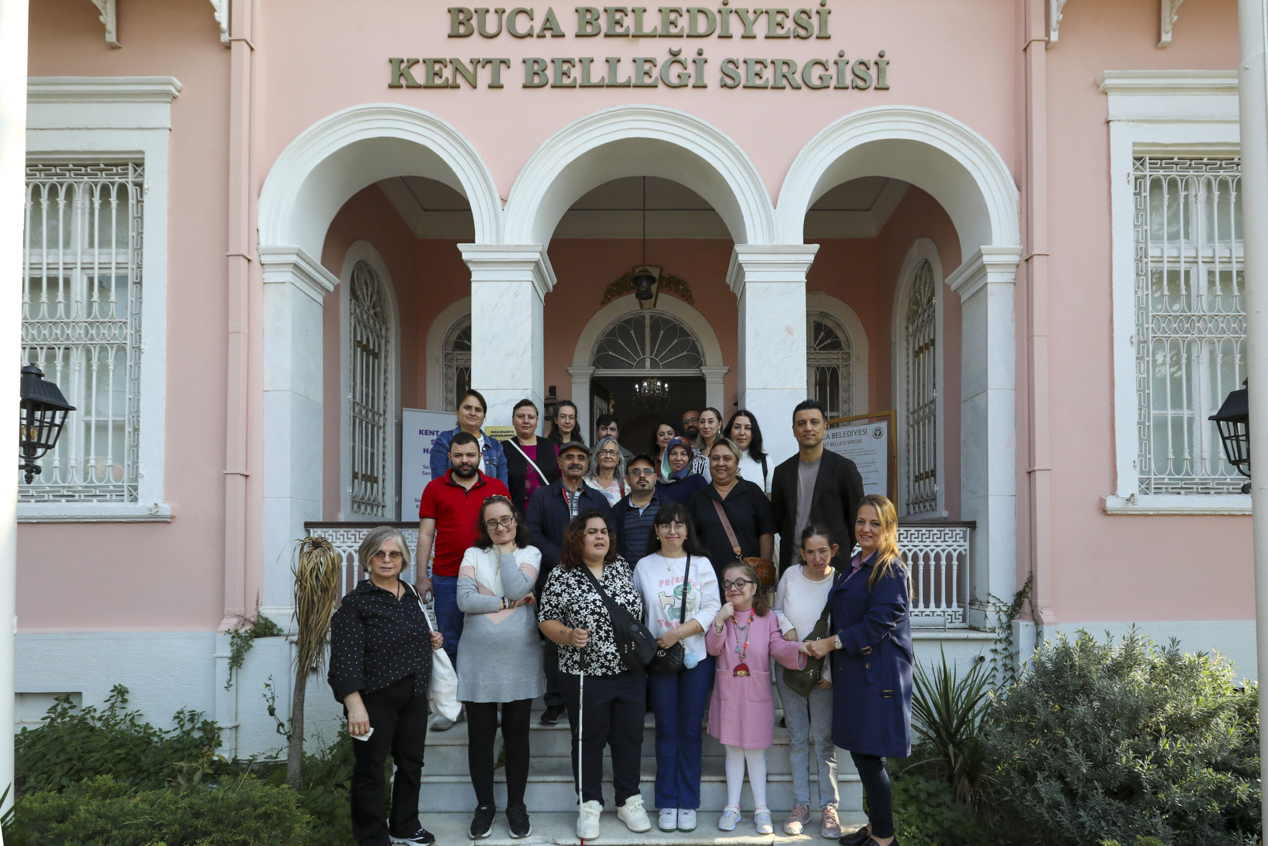 Buca Kent Belleği Sergisi’nin En Özel Konukları Engelli bireyleri dört