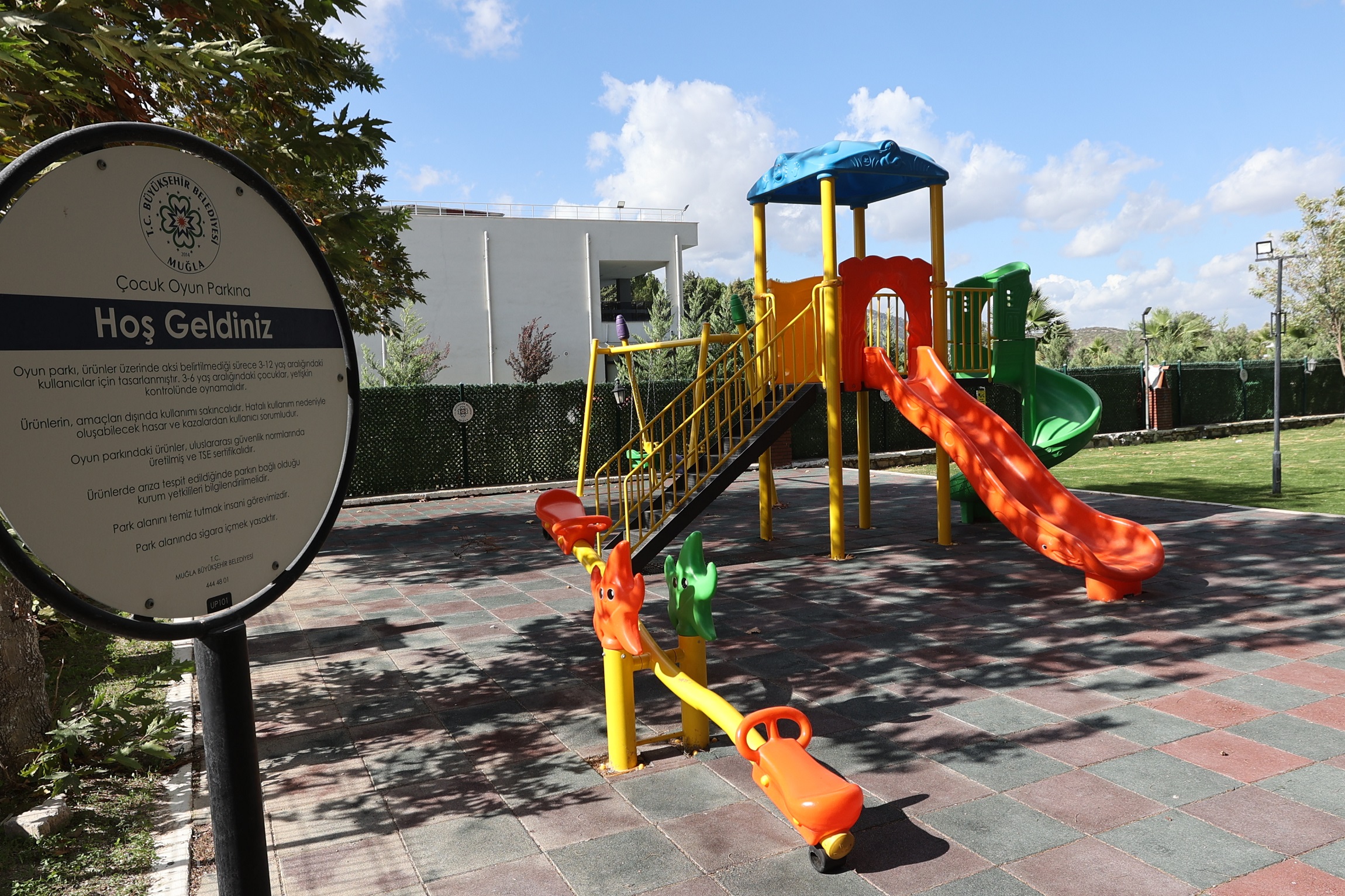 Muğla Büyükşehir, 13 İlçede Oyun Alanı ve Peyzaj Donatısını Güçlendiriyor