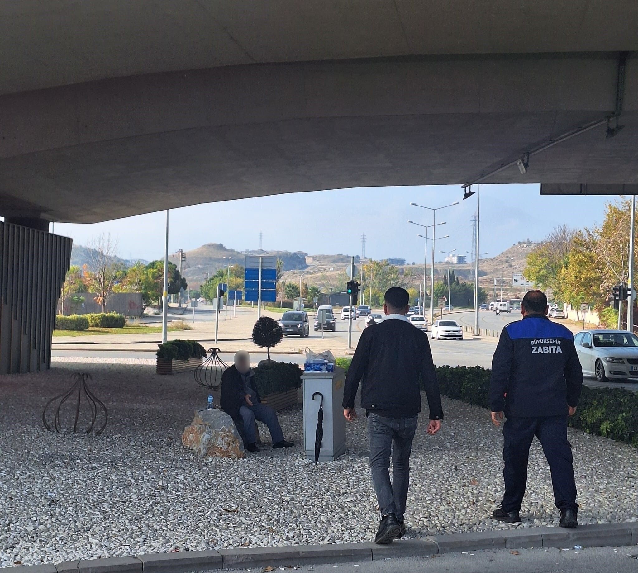 Denizli Büyükşehir Zabıta’dan Dilencilere Sıkı Denetim Denizli Büyükşehir Belediyesi Zabıta