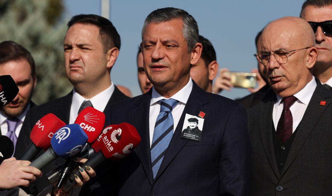 Özgür Özel: “Yere Düşene Tekme Atan AK Parti Zihniyeti Çıktı, Bu Kadar Ucuz Siyaset Görmedik” Özgür Özel: “Yere Düşene Tekme Atan AK Parti Zihniyeti Çıktı,