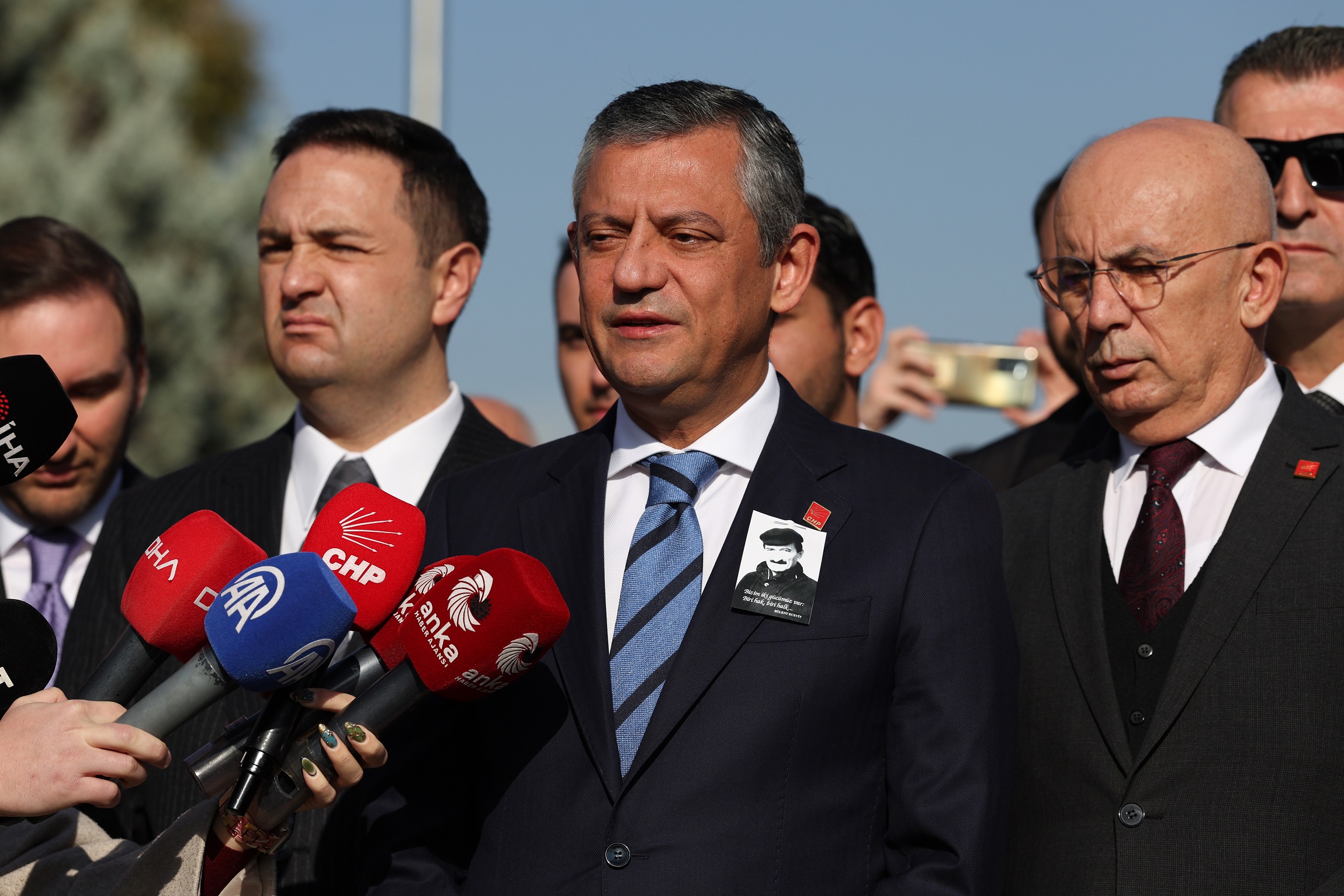 Özgür Özel: “Yere Düşene Tekme Atan AK Parti Zihniyeti Çıktı,