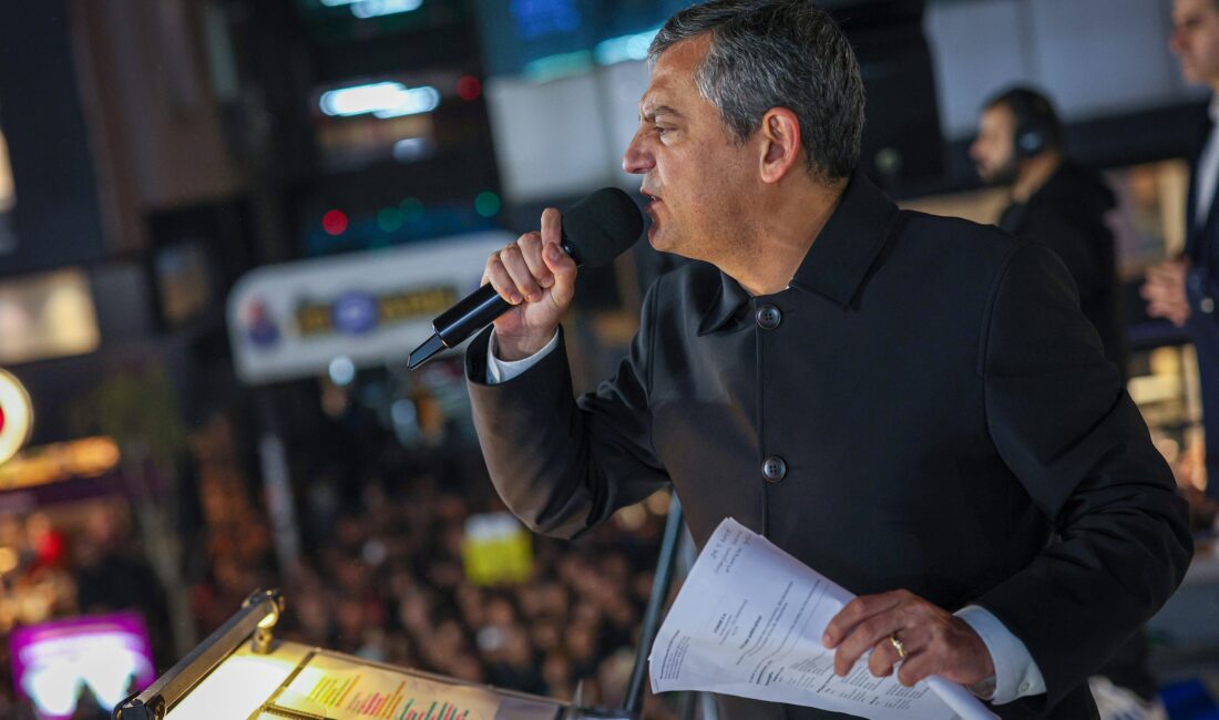 Özgür Özel: “Belgeleri Bütün Basına Yolluyorum” Özgür Özel: “Belgeleri Bütün Basına Yolluyorum” Cumhuriyet Halk Partisi Genel